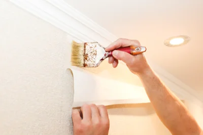 Pose de papier peint à Cuzion — revêtements muraux et toiles de verre